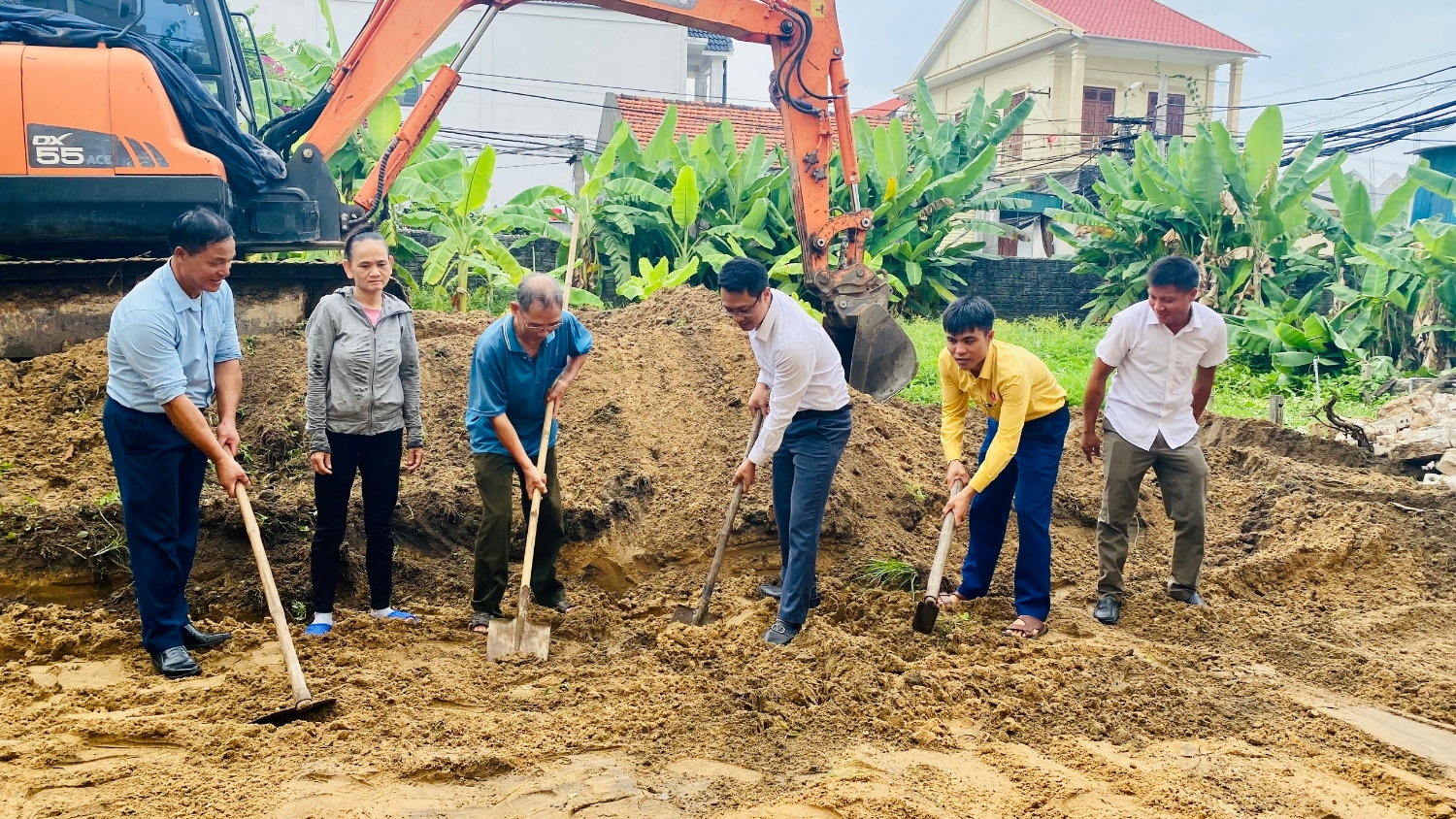 khởi công nhà bà lý